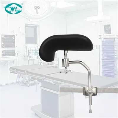 Jakou roli hraje opěrka nohou operačního stolu?